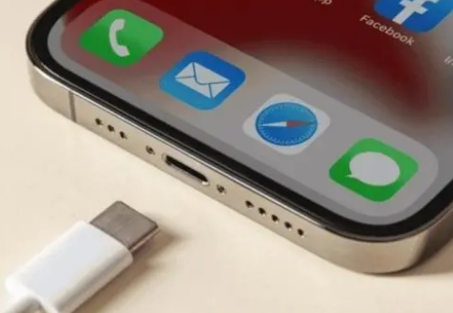 冠县苹果15维修分享iPhone15改USB-C接口后能和安卓用户互借充电器吗 